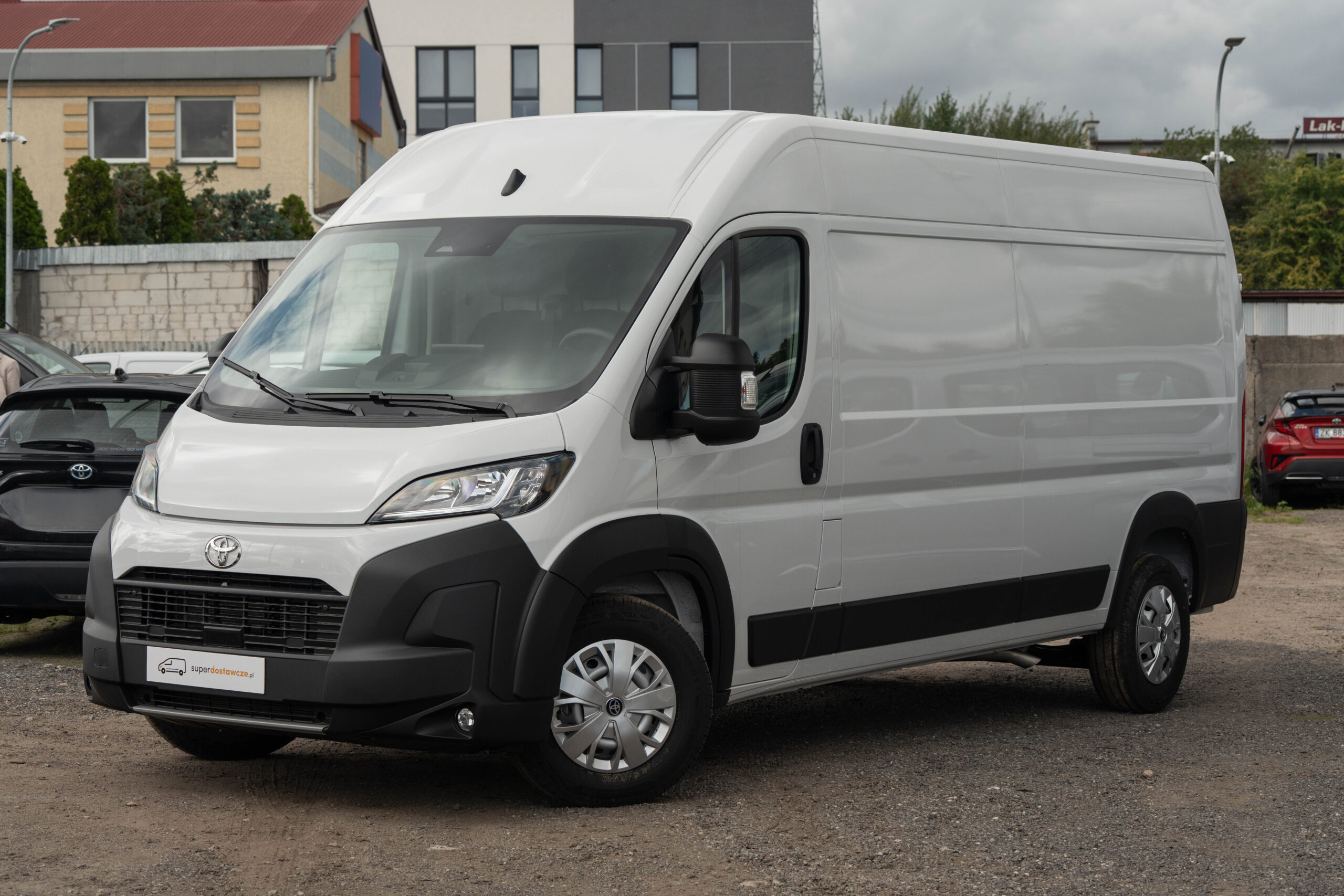 Toyota Proace Max – nowość w segmencie dużych dostawczaków