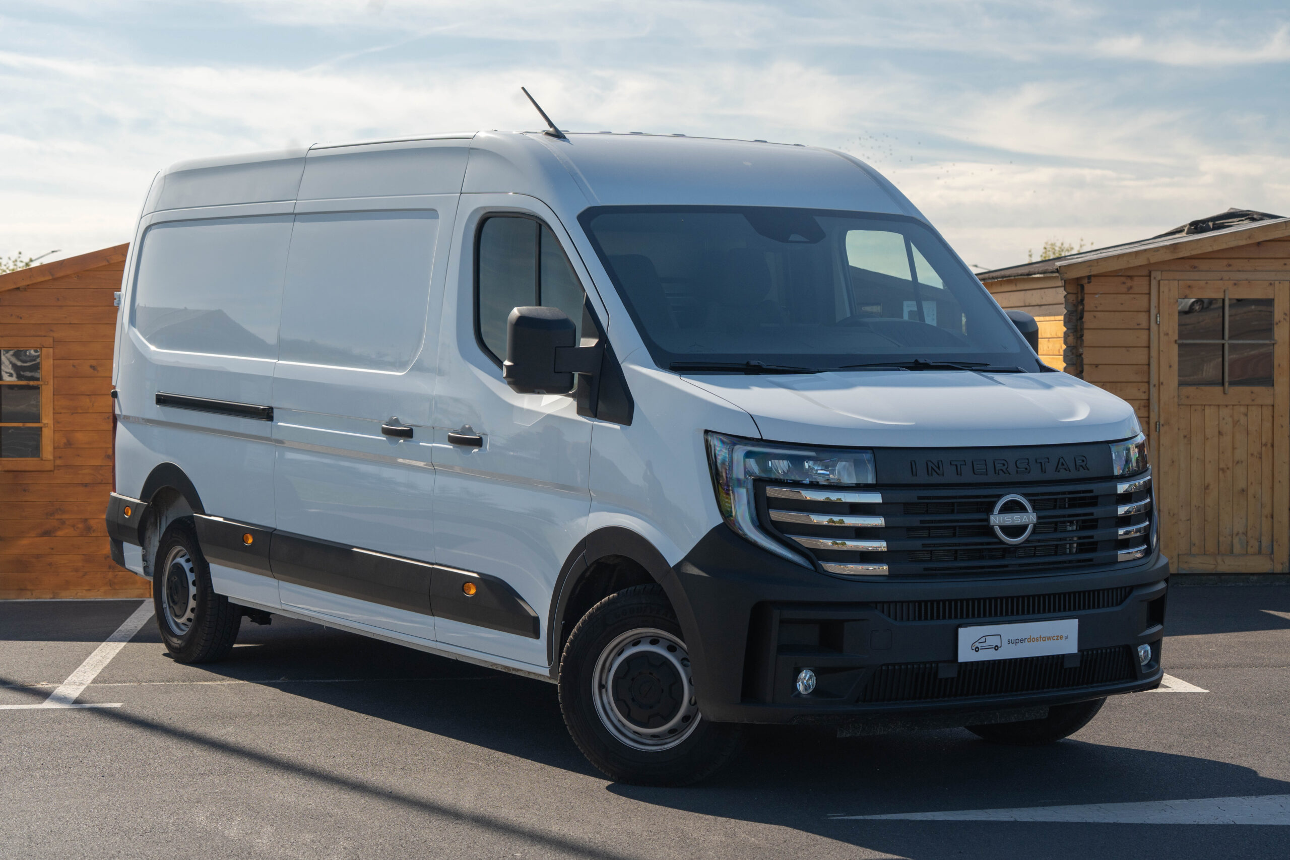 Nissan Interstar – niezawodny partner w każdym zadaniu