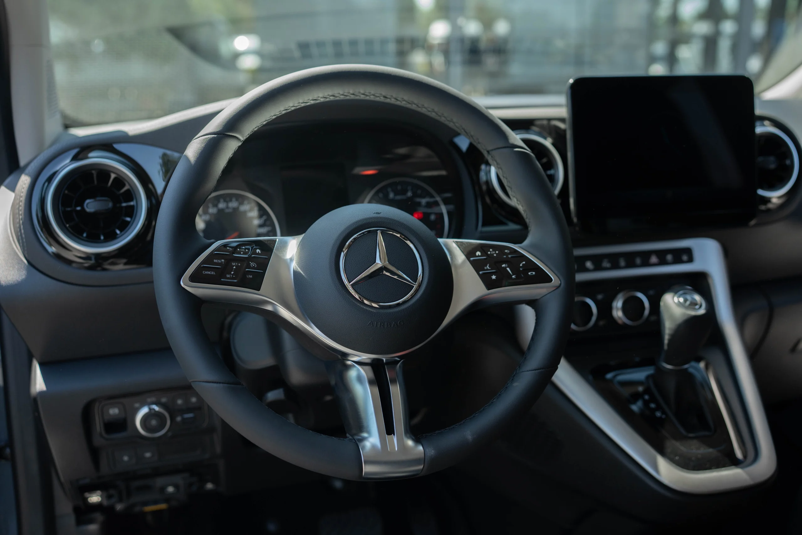 Autonomiczne samochody dostawcze – jak blisko jesteśmy rewolucji?